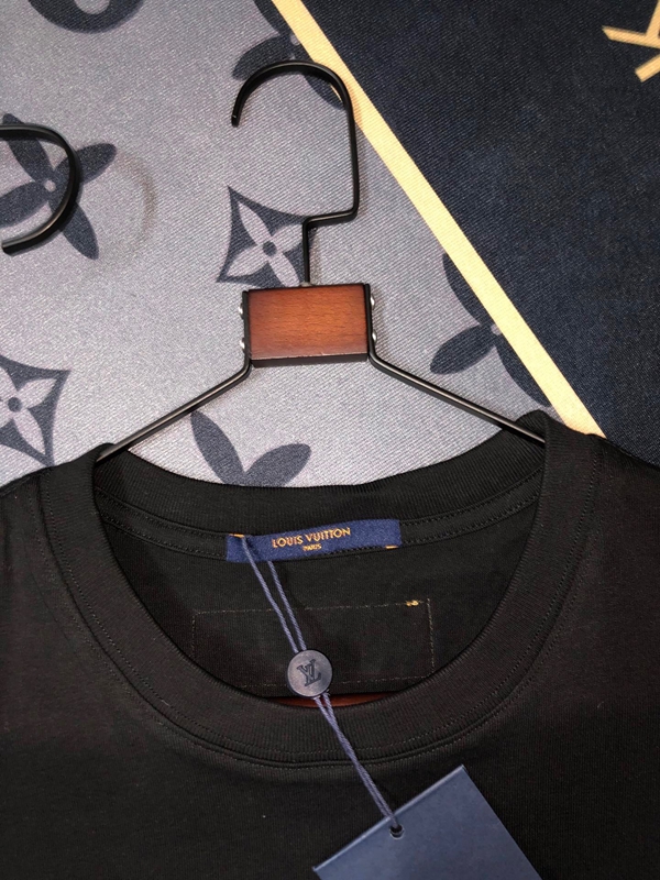 ブランドTシャツ角部分ディテール